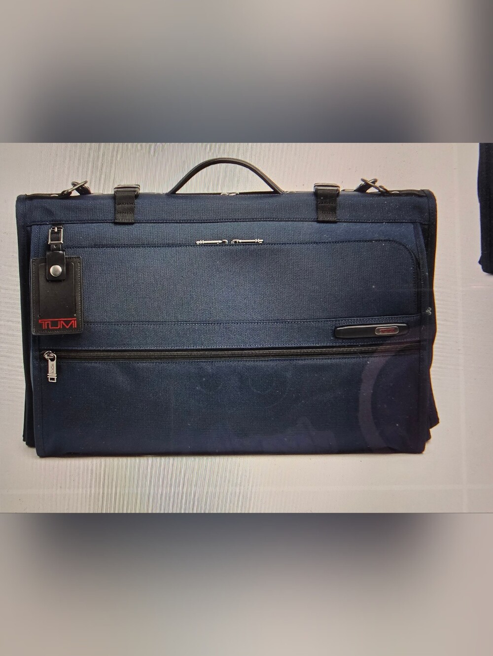 NWOT Tumi Trifold Garmet Bag Men's Travel Luggage Navy Blue